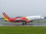 VietJet Air Airbus A320-214 (VN-A690) at  Jakarta - Soekarno-Hatta International, Indonesia