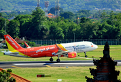 VietJet Air Airbus A320-214 (VN-A696) at  Denpasar/Bali - Ngurah Rai International, Indonesia