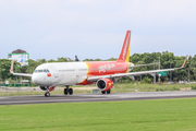 VietJet Air Airbus A321-211 (VN-A698) at  Denpasar/Bali - Ngurah Rai International, Indonesia