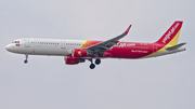 VietJet Air Airbus A321-211 (VN-A698) at  Ho Chi Minh City - Tan Son Nhat, Vietnam