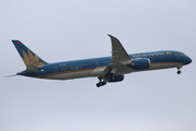 Vietnam Airlines Boeing 787-9 Dreamliner (VN-A864) at  London - Heathrow, United Kingdom