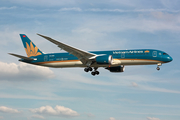 Vietnam Airlines Boeing 787-9 Dreamliner (VN-A868) at  Hamburg - Fuhlsbuettel (Helmut Schmidt), Germany