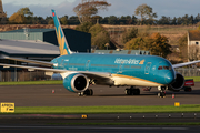 Vietnam Airlines Boeing 787-9 Dreamliner (VN-A868) at  Glasgow - Prestwick, United Kingdom