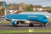 Vietnam Airlines Boeing 787-9 Dreamliner (VN-A868) at  Glasgow - Prestwick, United Kingdom