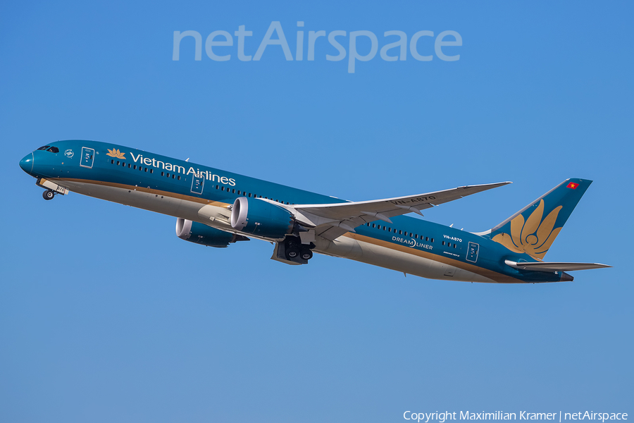 Vietnam Airlines Boeing 787-9 Dreamliner (VN-A870) | Photo 390460