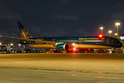 Vietnam Airlines Boeing 787-10 Dreamliner (VN-A873) at  Ho Chi Minh City - Tan Son Nhat, Vietnam