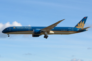 Vietnam Airlines Boeing 787-10 Dreamliner (VN-A879) at  Frankfurt am Main, Germany