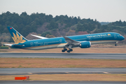 Vietnam Airlines Boeing 787-10 Dreamliner (VN-A879) at  Tokyo - Narita International, Japan