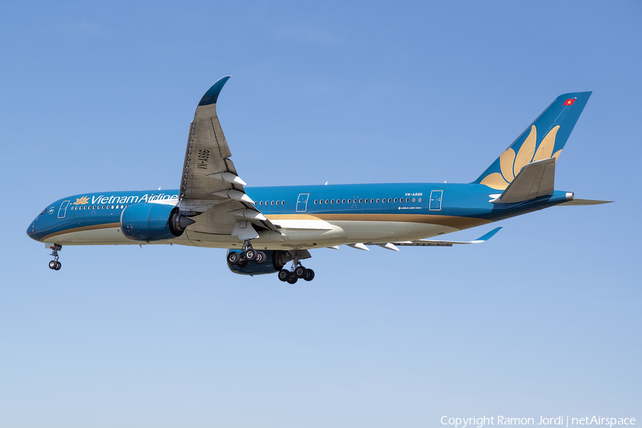 Vietnam Airlines Airbus A350-941 (VN-A886) | Photo 621765