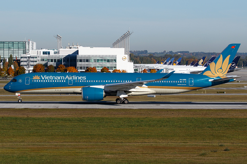 Vietnam Airlines Airbus A350-941 (VN-A886) at  Munich, Germany