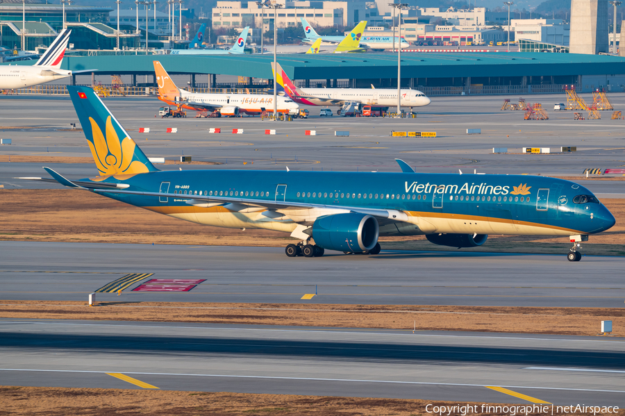 Vietnam Airlines Airbus A350-941 (VN-A889) | Photo 600550