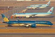 Vietnam Airlines Airbus A350-941 (VN-A890) at  Seoul - Incheon International, South Korea