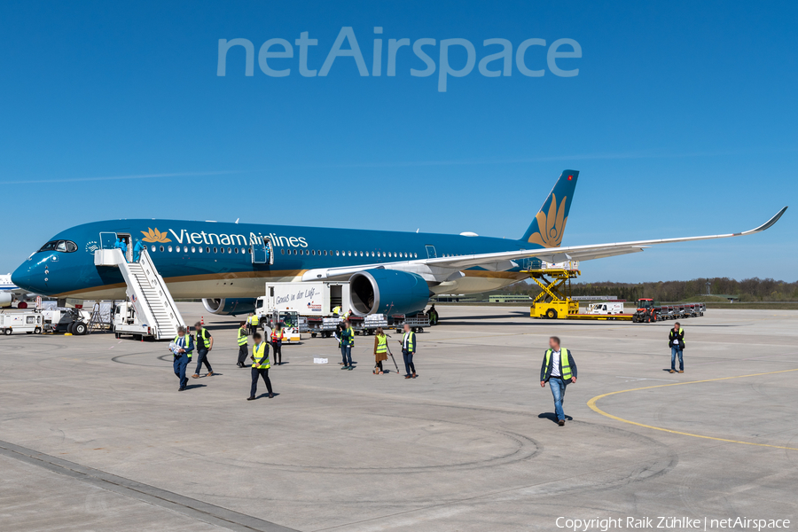 Vietnam Airlines Airbus A350-941 (VN-A893) | Photo 383607