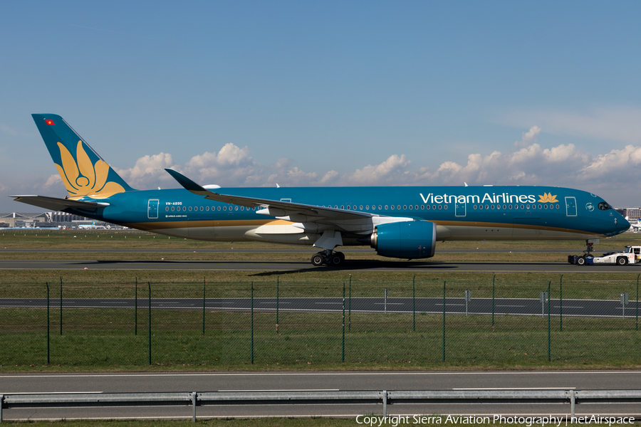 Vietnam Airlines Airbus A350-941 (VN-A895) | Photo 323300