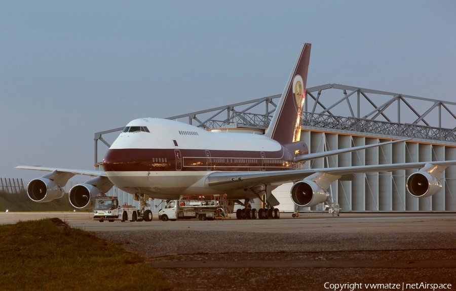 Qatar Amiri Flight Boeing 747SP-21 (VP-BAT) | Photo 90669