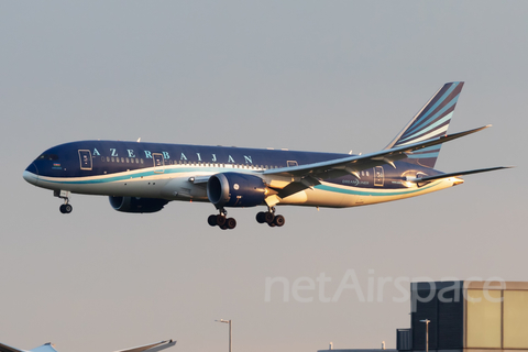 Azerbaijan Airlines Boeing 757-22L (VP-BBS) at  London - Heathrow, United Kingdom