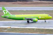 S7 Airlines Airbus A320-214 (VP-BCS) at  St. Petersburg - Pulkovo, Russia