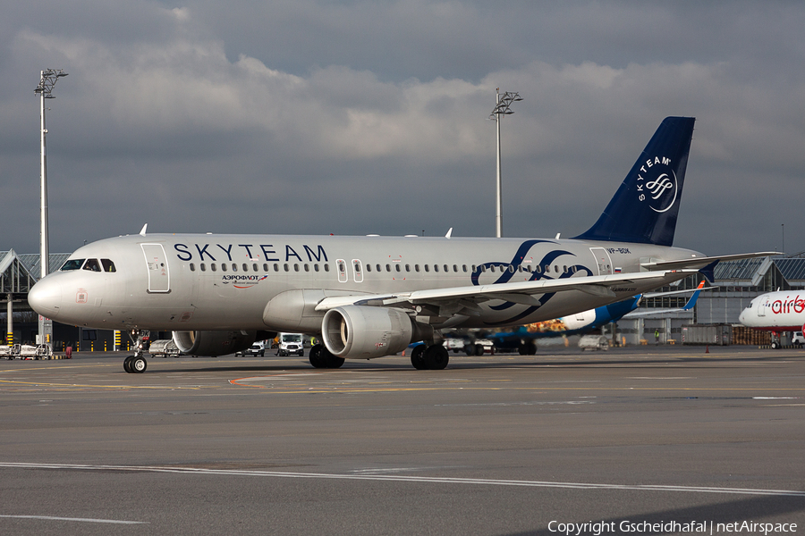 Aeroflot - Russian Airlines Airbus A320-214 (VP-BDK) | Photo 170562