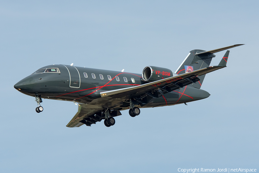 Elit'Avia Bombardier CL-600-2B16 Challenger 605 (VP-BGM) | Photo 360060