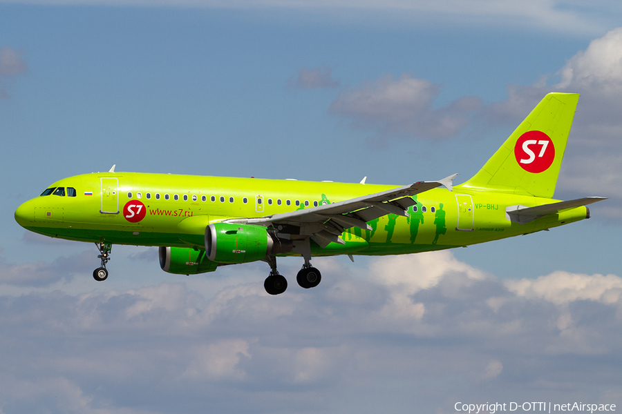 S7 Airlines Airbus A319-114 (VP-BHJ) | Photo 305142