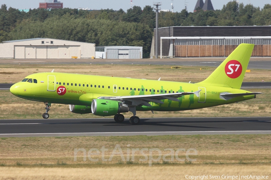 S7 Airlines Airbus A319-114 (VP-BHJ) | Photo 259412