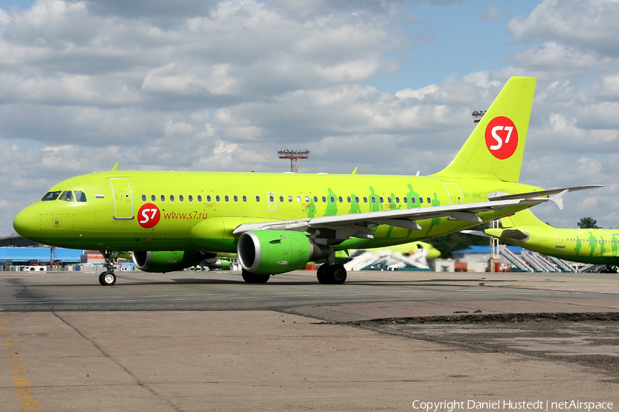 S7 Airlines Airbus A319-114 (VP-BHK) | Photo 449463