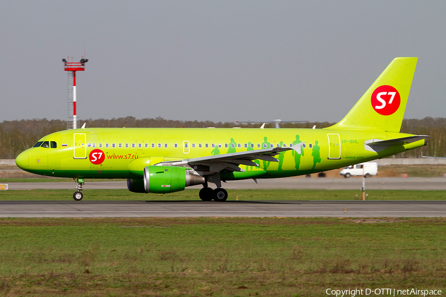 S7 Airlines Airbus A319-114 (VP-BHL) | Photo 383330