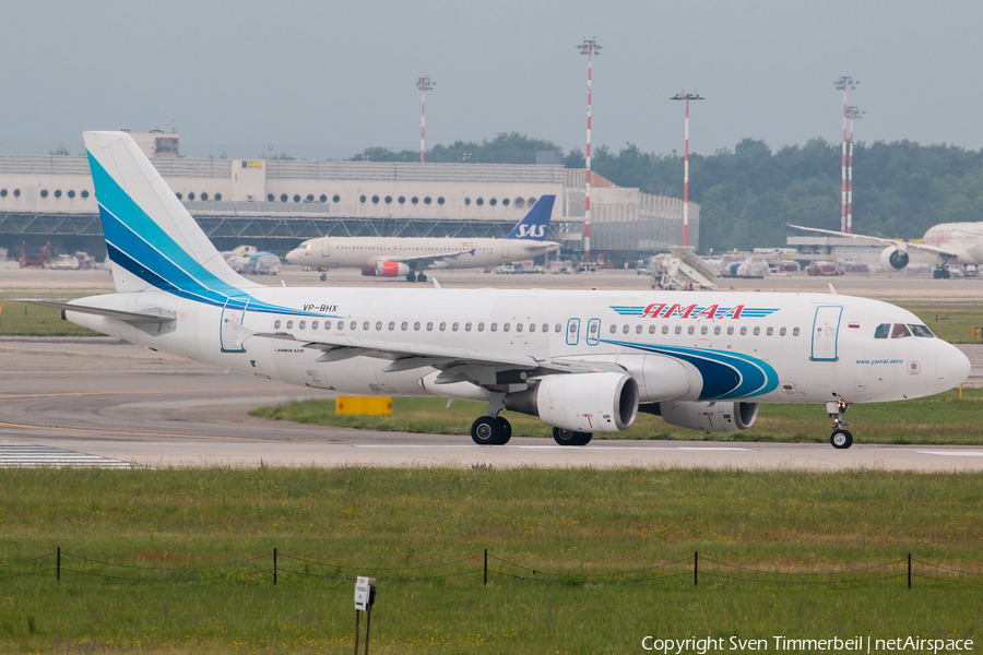 Yamal Airlines Airbus A320-214 (VP-BHX) | Photo 247132