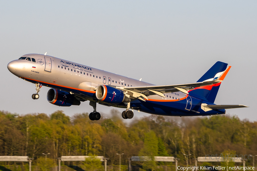 Aeroflot - Russian Airlines Airbus A320-214 (VP-BJA) | Photo 409852