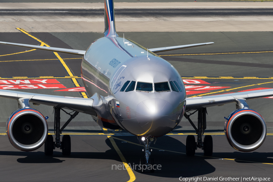 Aeroflot - Russian Airlines Airbus A320-214 (VP-BJW) | Photo 170754