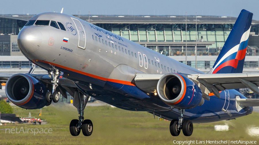 Aeroflot - Russian Airlines Airbus A320-214 (VP-BKP) | Photo 449985