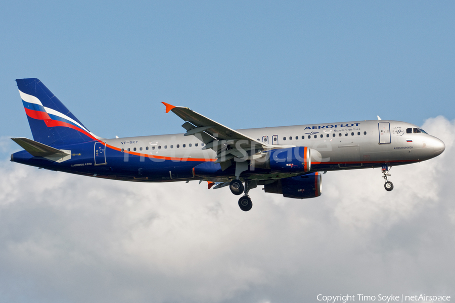 Aeroflot - Russian Airlines Airbus A320-214 (VP-BKY) | Photo 345437