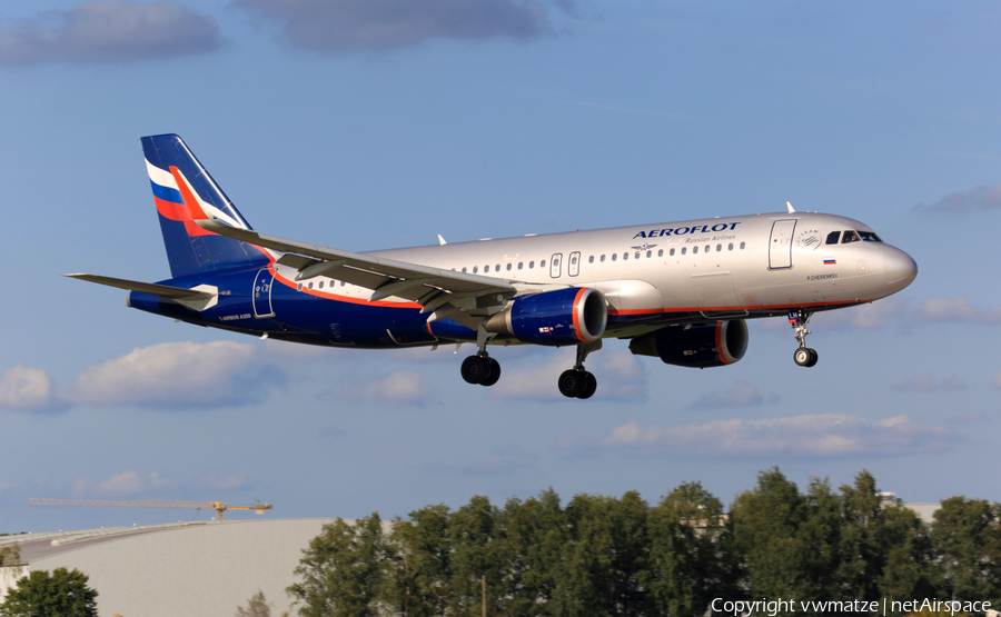 Aeroflot - Russian Airlines Airbus A320-214 (VP-BLH) | Photo 183209