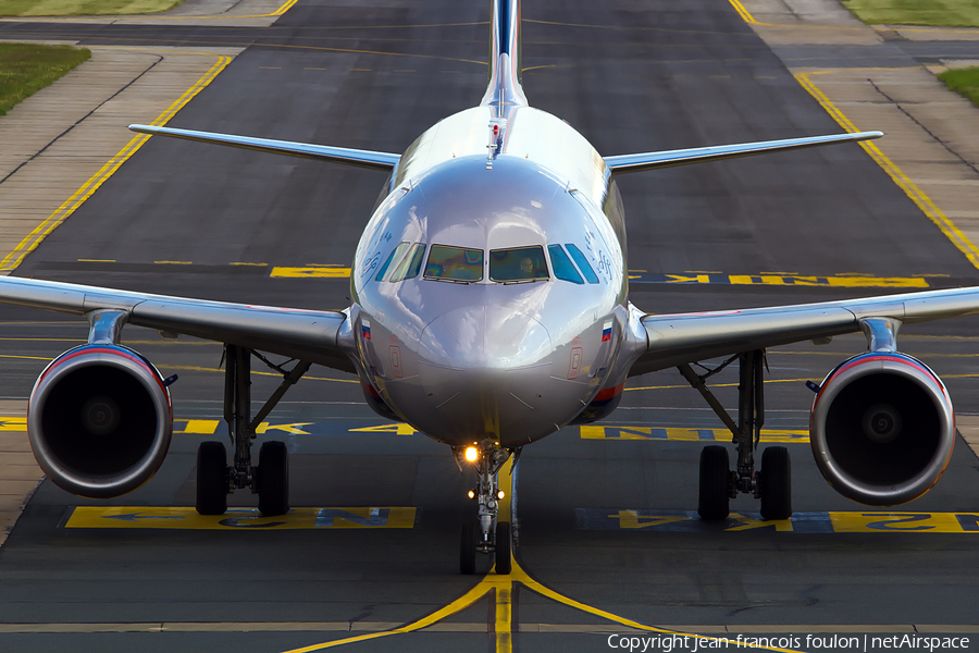 Aeroflot - Russian Airlines Airbus A320-214 (VP-BLP) | Photo 135634