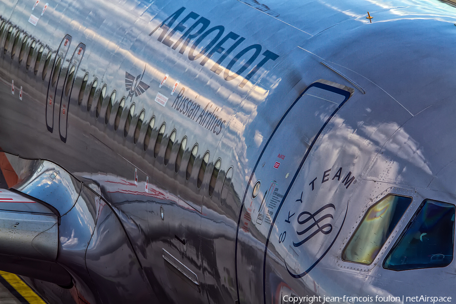 Aeroflot - Russian Airlines Airbus A320-214 (VP-BLP) | Photo 135636