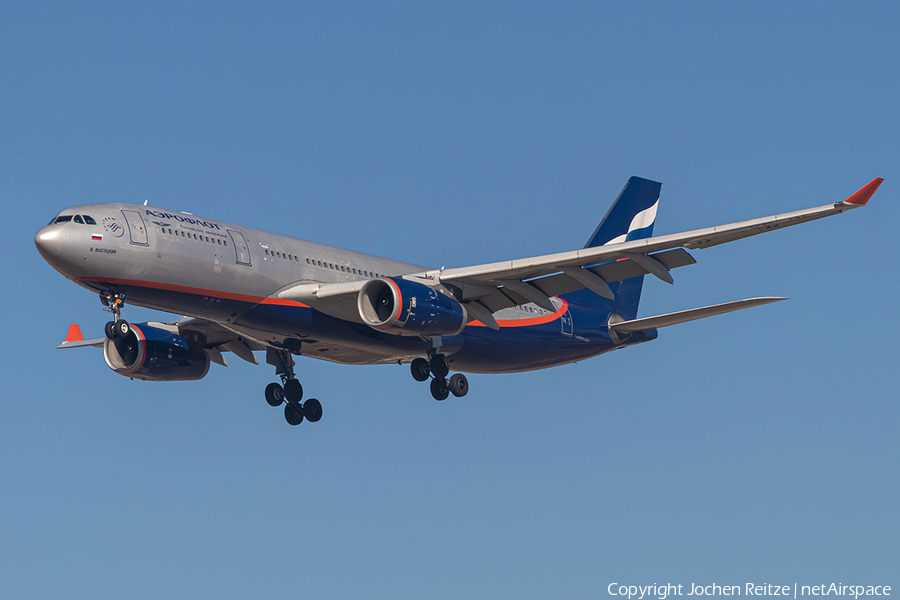 Aeroflot - Russian Airlines Airbus A330-243 (VP-BLY) | Photo 374373