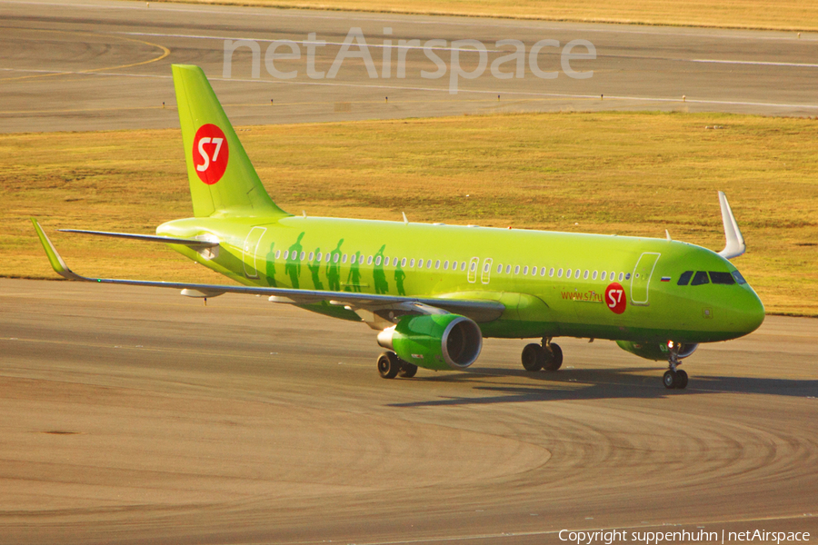 S7 Airlines Airbus A320-214 (VP-BOJ) | Photo 125583
