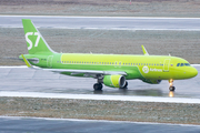 S7 Airlines Airbus A320-214 (VP-BOJ) at  St. Petersburg - Pulkovo, Russia