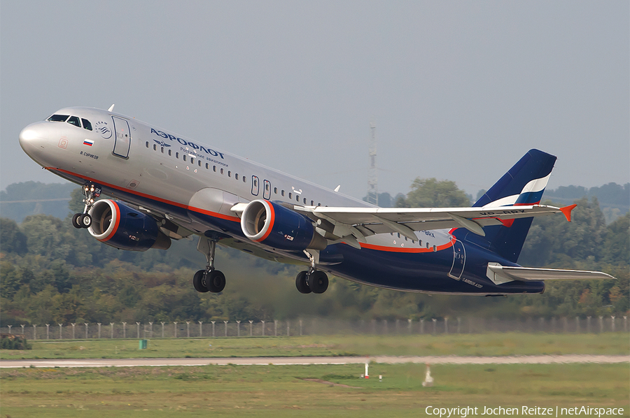 Aeroflot - Russian Airlines Airbus A320-214 (VP-BRX) | Photo 32320