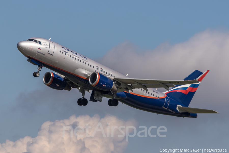 Aeroflot - Russian Airlines Airbus A320-214 (VP-BTI) | Photo 237845