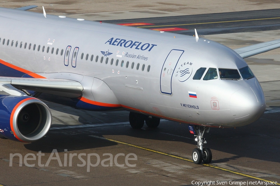Aeroflot - Russian Airlines Airbus A320-214 (VP-BTI) | Photo 42067