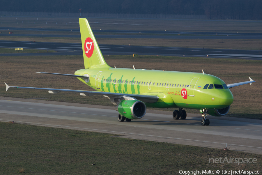 S7 Airlines Airbus A319-114 (VP-BTW) | Photo 411020