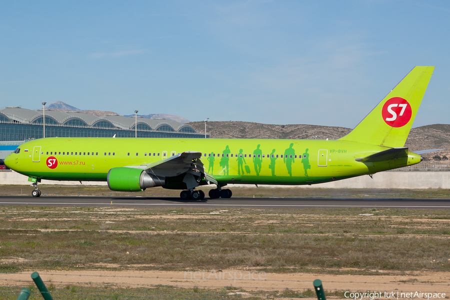S7 Airlines Boeing 767-33A(ER) (VP-BVH) | Photo 219042