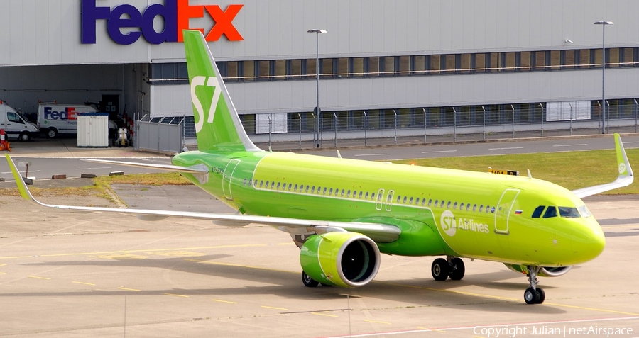 S7 Airlines Boeing 767-33A(ER) (VP-BVH) | Photo 447234