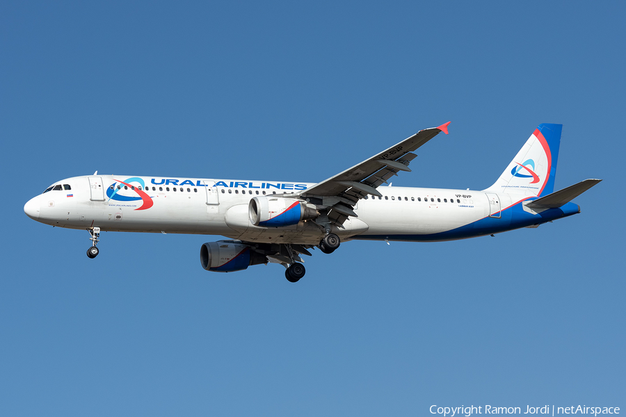 Ural Airlines Airbus A321-211 (VP-BVP) | Photo 395411