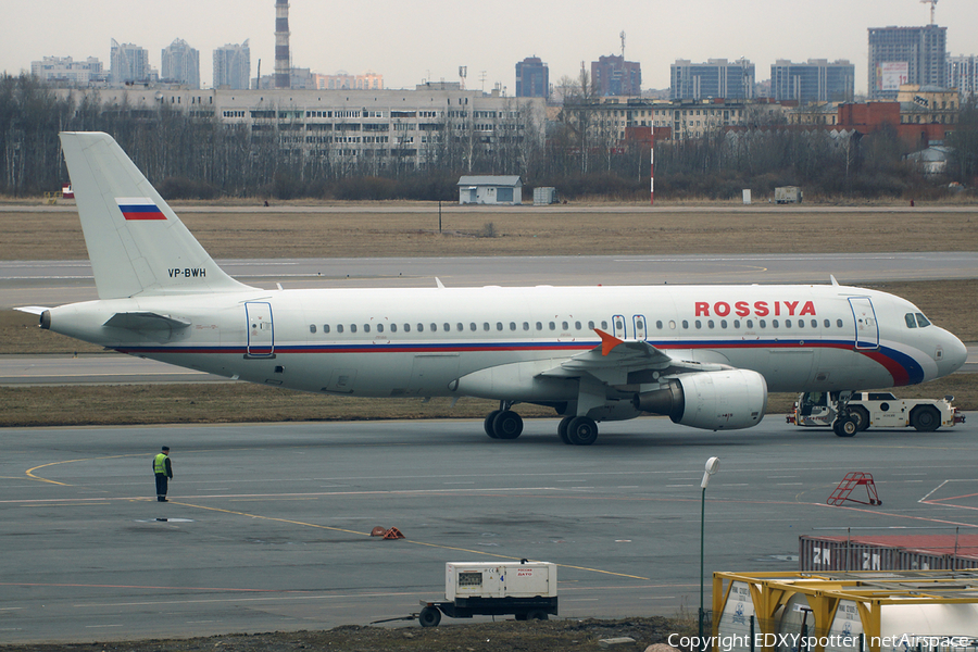 Rossiya - Russian Airlines Airbus A320-214 (VP-BWH) | Photo 346436