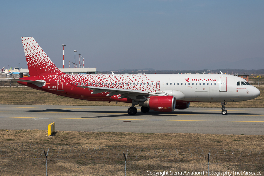 Rossiya - Russian Airlines Airbus A320-214 (VP-BWH) | Photo 330848