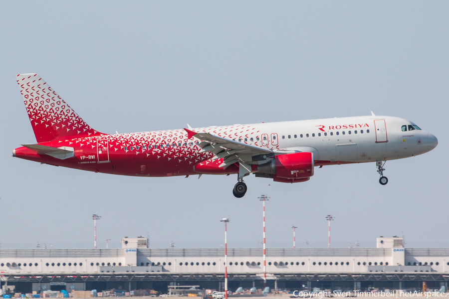 Rossiya - Russian Airlines Airbus A320-214 (VP-BWI) | Photo 350000