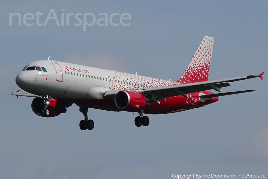 Rossiya - Russian Airlines Airbus A320-214 (VP-BZR) | Photo 459678
