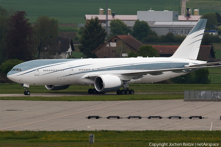 (Private) Boeing 777-2KQ(LR) (VP-CAL) | Photo 162844